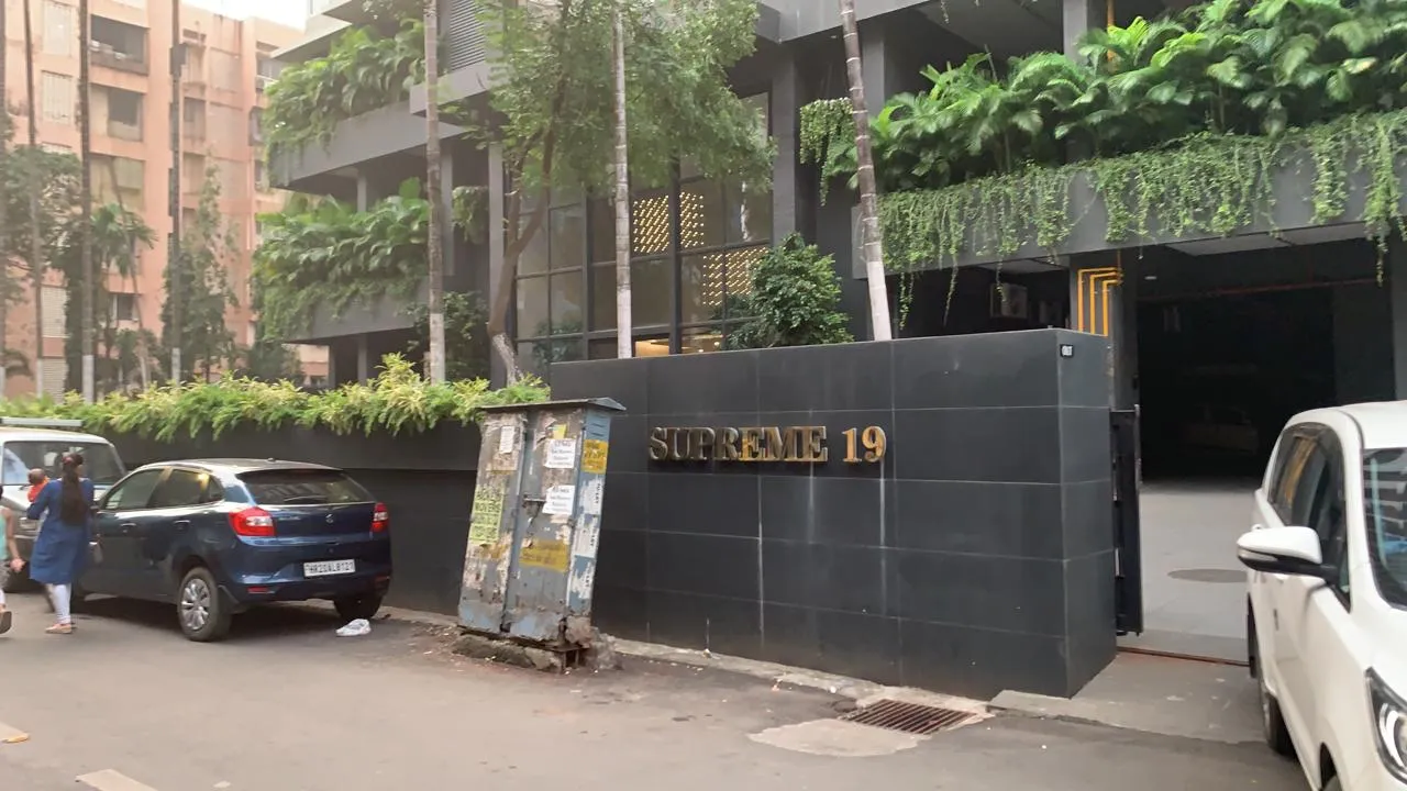4 BHK Flats for Sale in Supreme 19, Andheri West