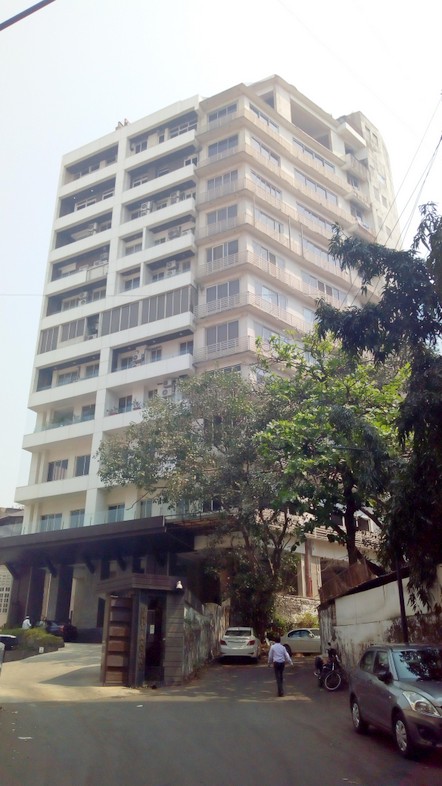 Urmi Aangan, Peddar Road