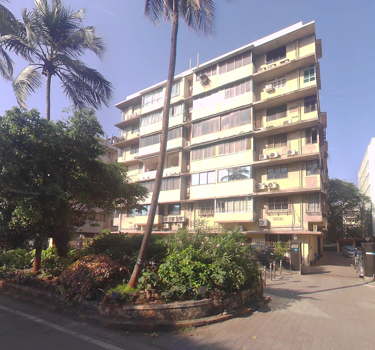 2 BHK Flats for Sale in Shreyas, Nariman Point