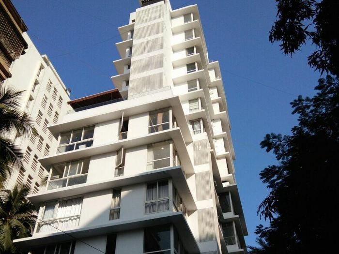 3 in Majestic , Sewri