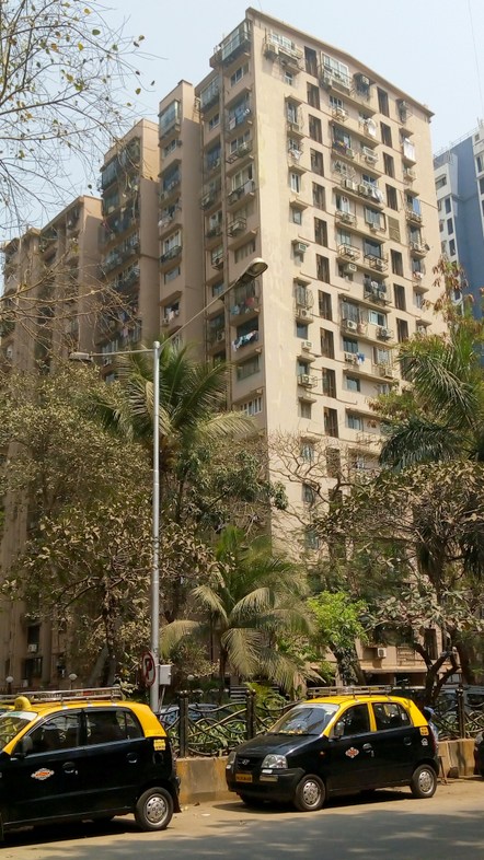 3 BHK Semi Furnished in Satnam Apartment , Cuffe Parade