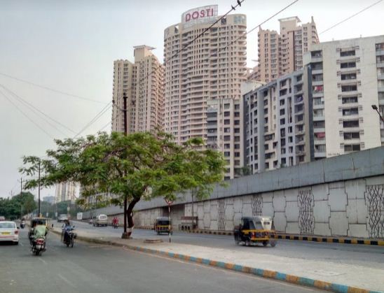 5 BHK Semi Furnished in Dosti Imperia , Thane West