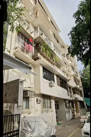 3 BHK Flats on Rent in Asha Mahal, Peddar Road