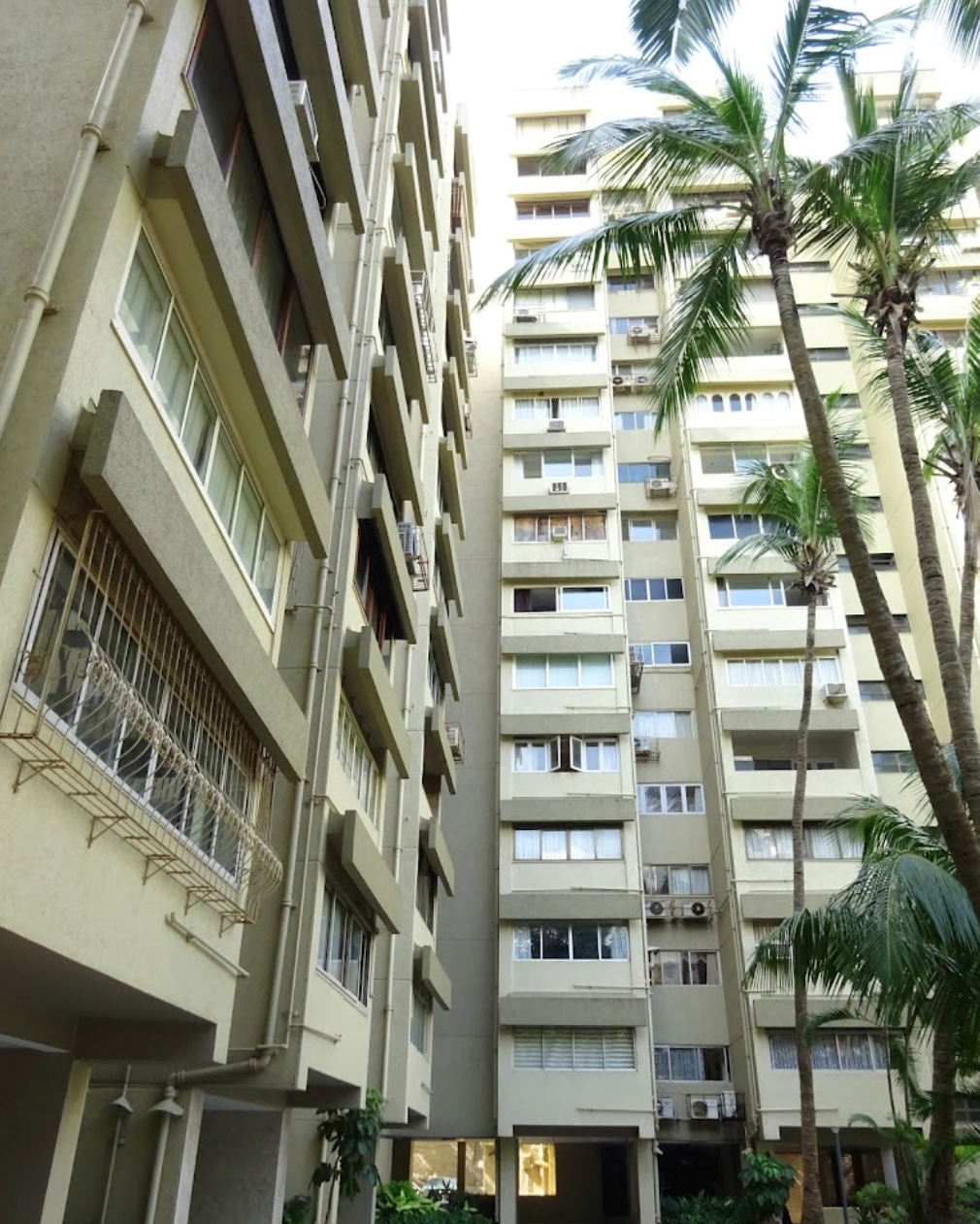3 BHK Semi Furnished in Ananta Apartment , Breach Candy