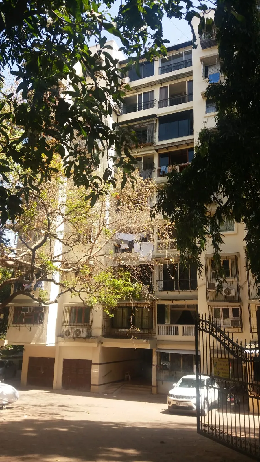 2 BHK Flats on Rent in St Annes Apartment, Bandra West