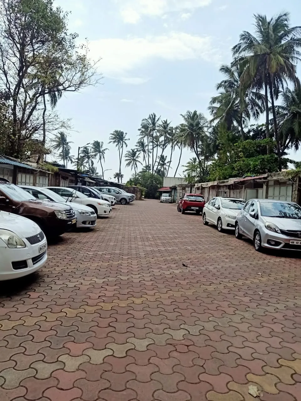 2 BHK Flats on Rent in Kings Apartment, Juhu