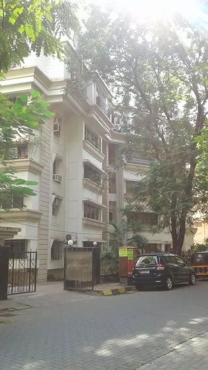 2 BHK Flats on Rent in Jumbo Apartment, Bandra West