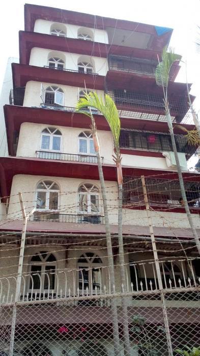 4 BHK Semi Furnished in Swan Lake , Khar West