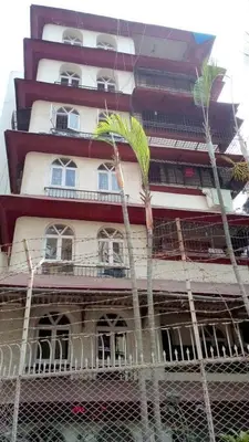 4 BHK Flats for Sale in Swan Lake, Khar West