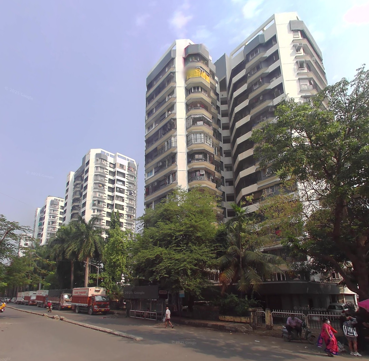 2 BHK Flats for Sale in Tarapore Towers, Andheri West