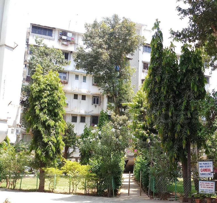 2 BHK Un Furnished in Evershine Apartment , Andheri West