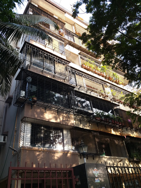 2 BHK Hari Om CHS, Juhu — for Rent