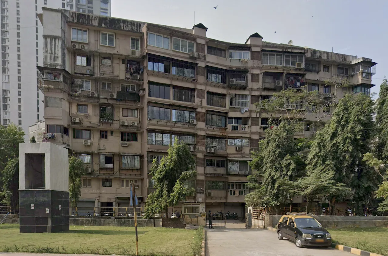 2 BHK Semi Furnished in Almas Apartment, Mahalaxmi