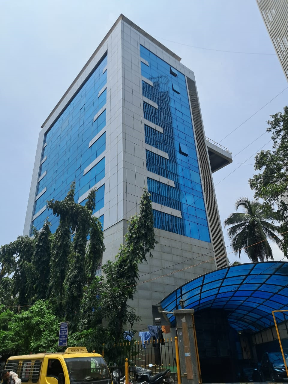 Office Space Offices on Rent in Harbhajan, Santacruz East