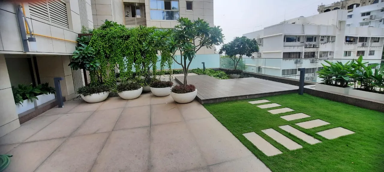 4 BHK Flats on Rent in Navroze, Bandra West