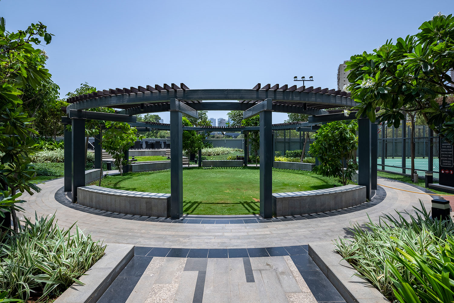 3 BHK Semi Furnished in One Icc Tower , Dadar East - Photo 4