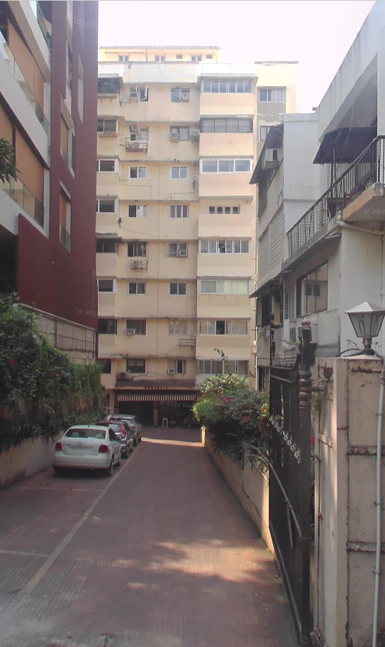 1 BHK Semi Furnished in Pentacle , Peddar Road