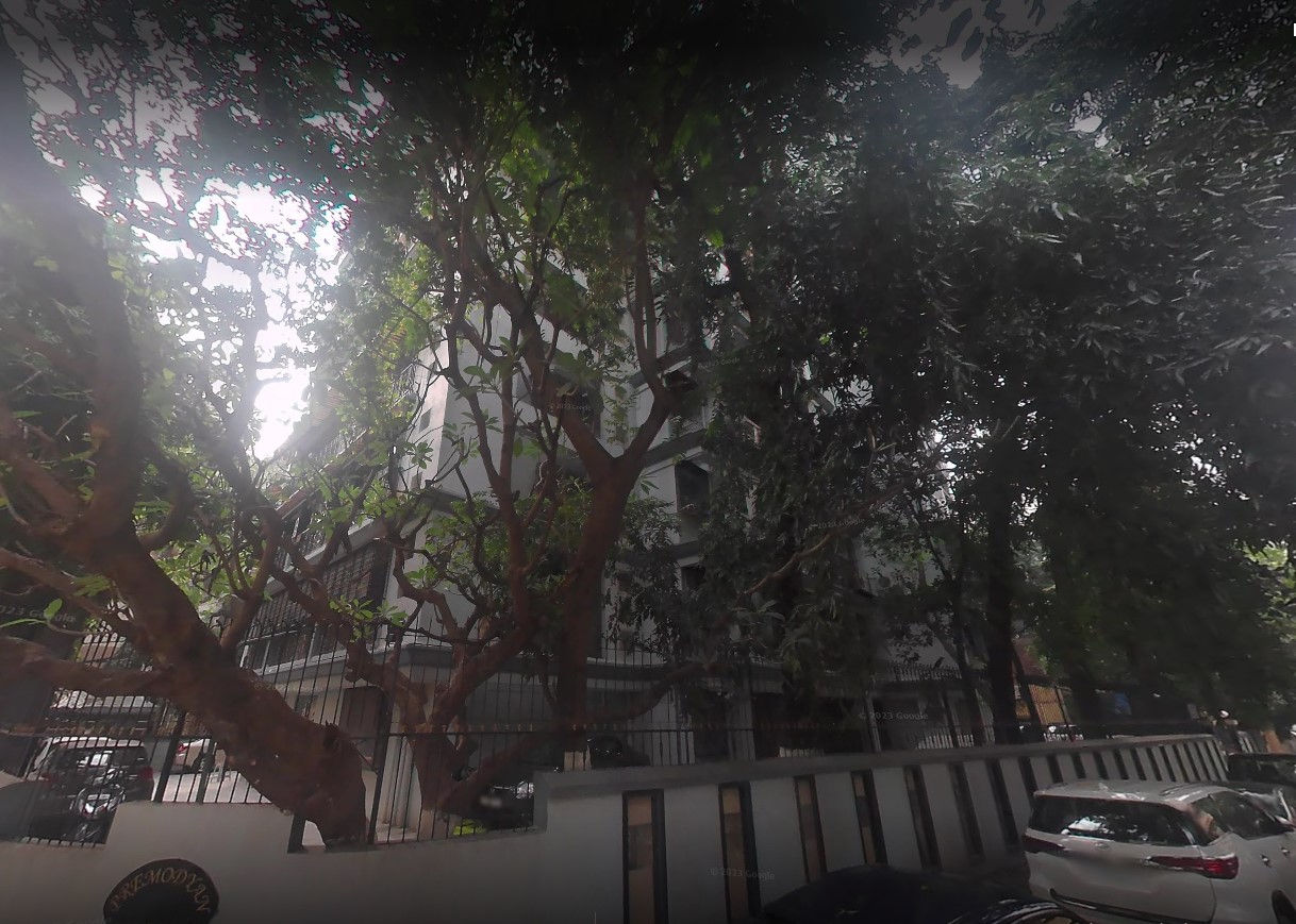 3 BHK Semi Furnished in Premodyan , Khar West