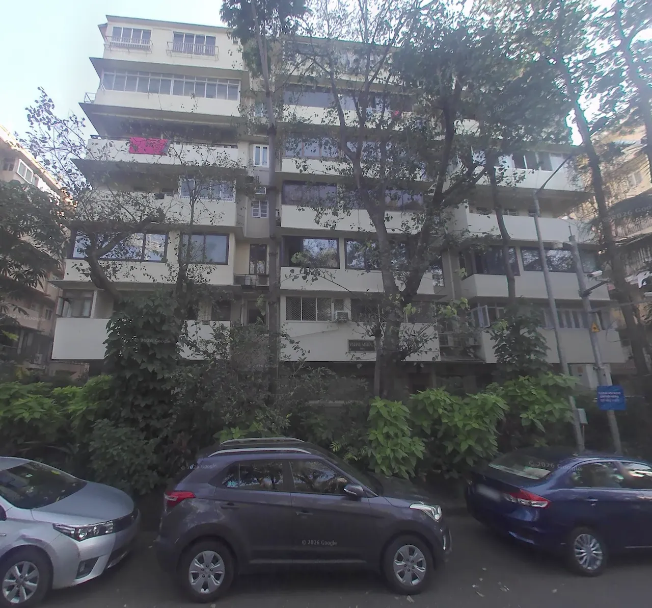 2 BHK Flats on Rent in Vishnu Mahal, Marine Lines