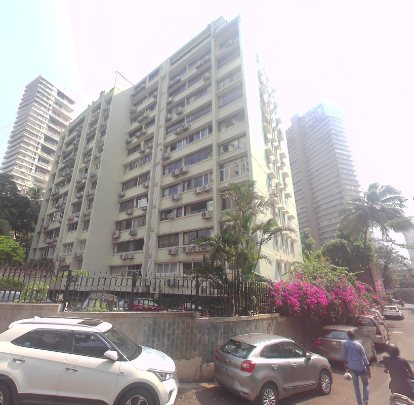 3 BHK Semi Furnished in Prabhu Kutir Apartment , Altamount Road