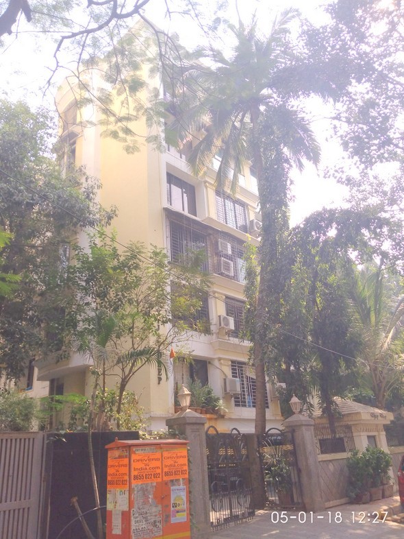3 BHK Semi Furnished in Vijaydeep CHS , Khar West