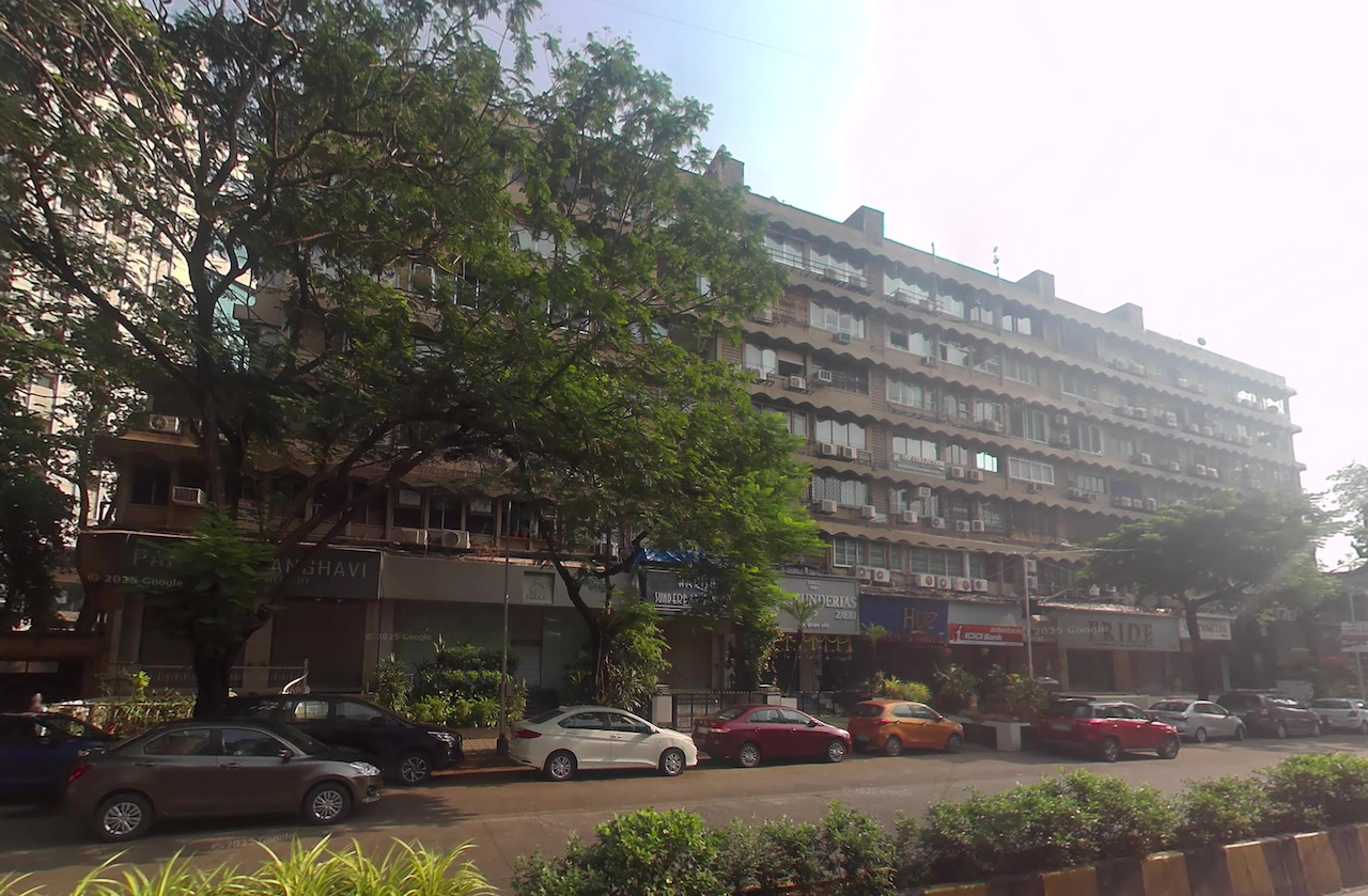 3 BHK Un Furnished in Dharam Palace , Gamdevi