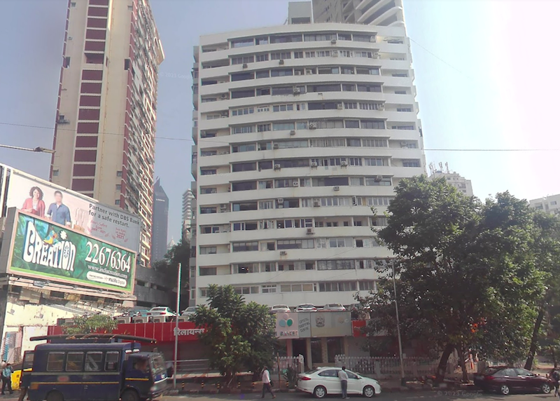 2 BHK Semi Furnished in Crystal Apartments , Altamount Road