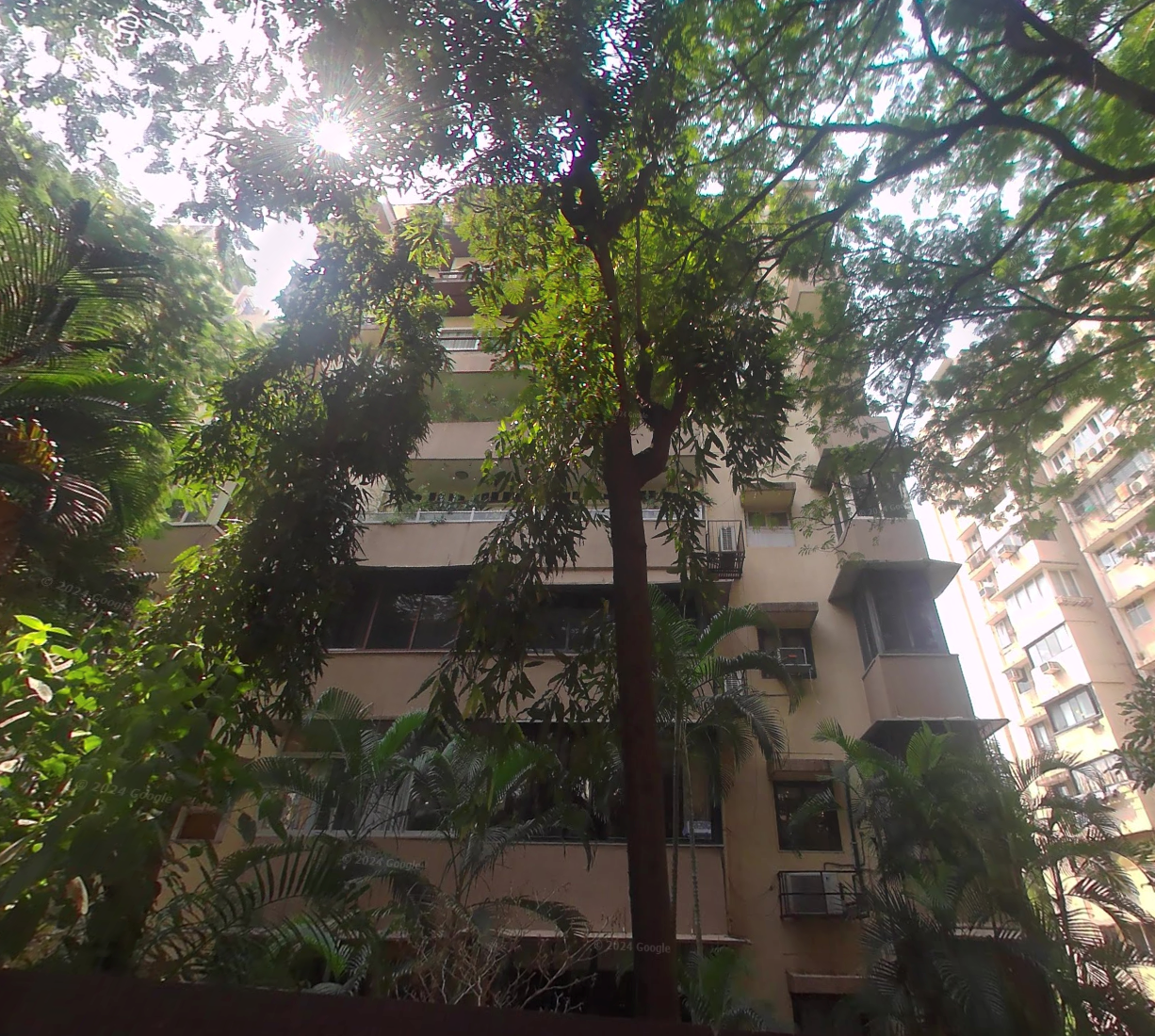 1 BHK Semi Furnished in Shashidhar Apartments , Breach Candy