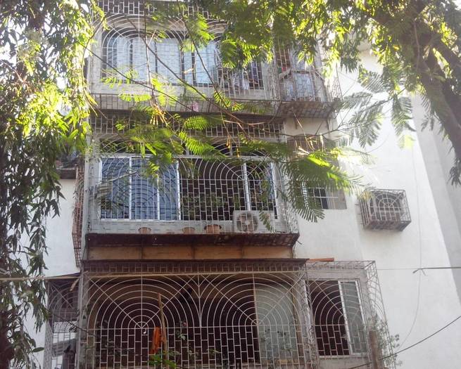 1 BHK Semi Furnished in Parijat Apartment , Santacruz West