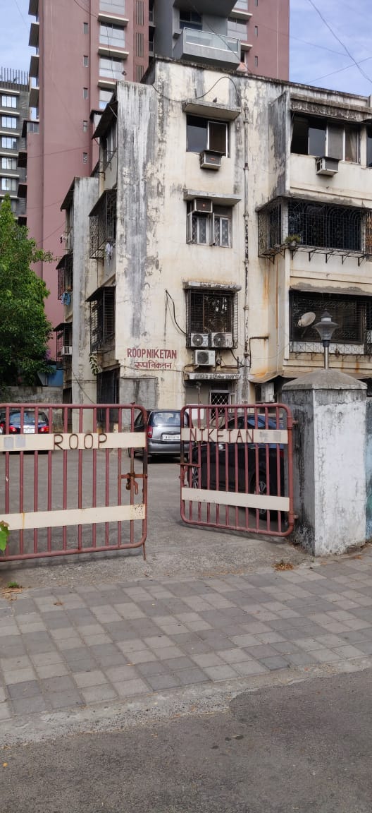2 BHK Roop Niketan Housing Society, Bandra West — for Rent