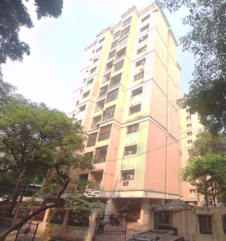 4 BHK Semi Furnished in Shakti Sadan , Bandra East