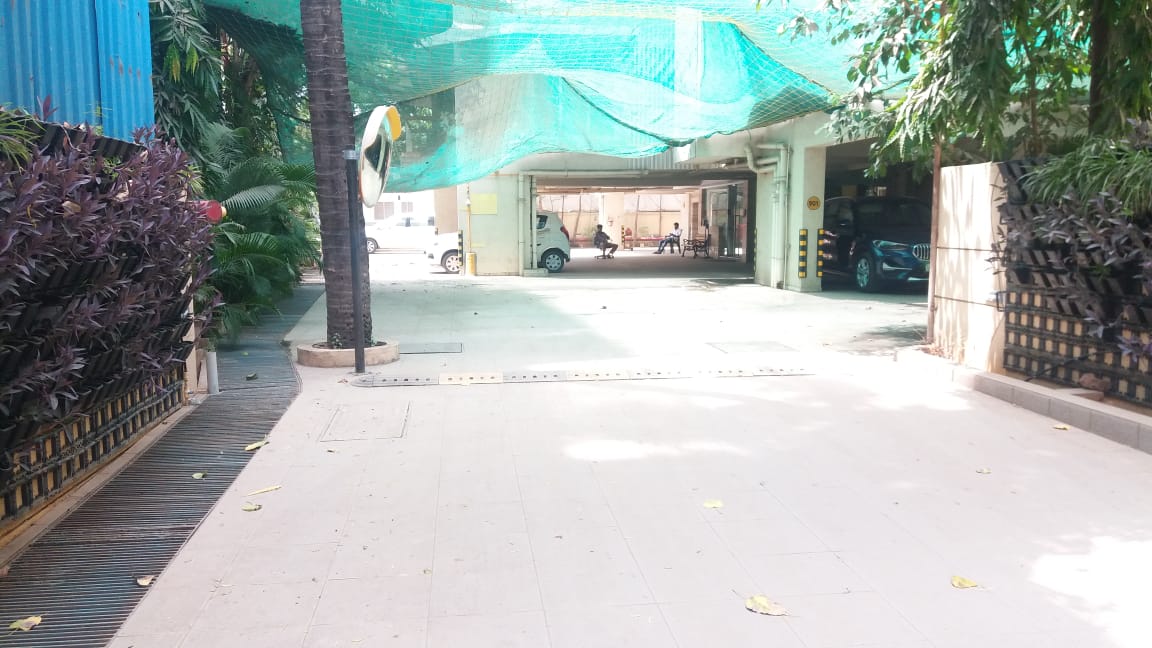 Building1 - Kings, Juhu