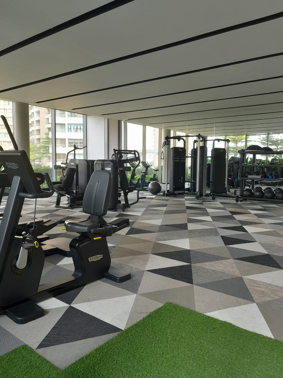 Gym - Oberoi Maxima, Andheri East