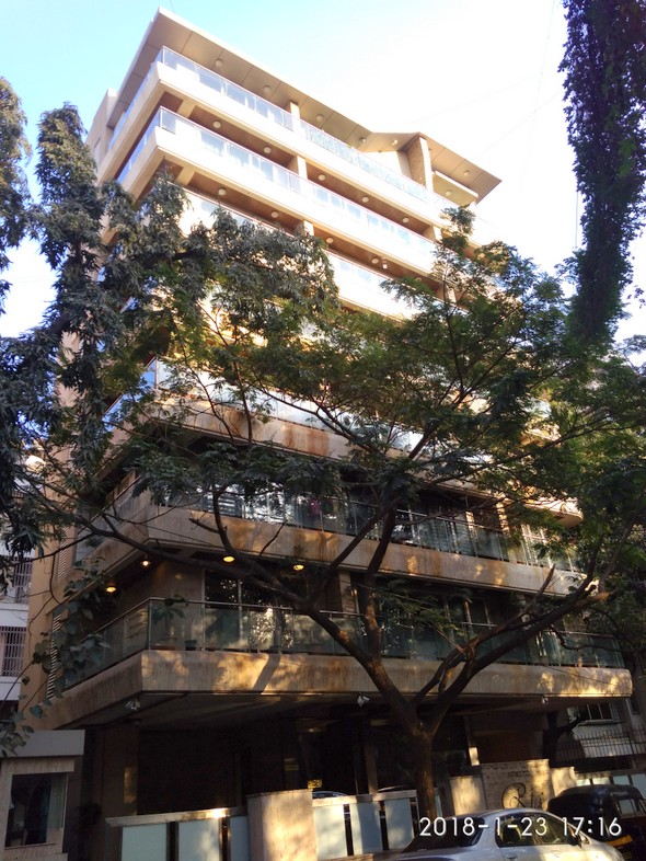 Ariisto Ria, Santacruz West