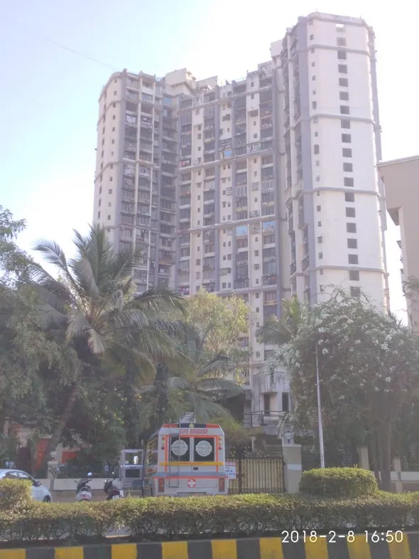 2 BHK Flats for Sale in Beverly Hills, Andheri West