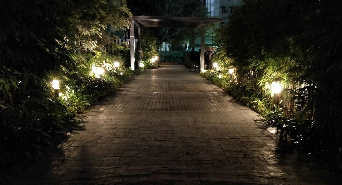 15 - 25 South, Prabhadevi