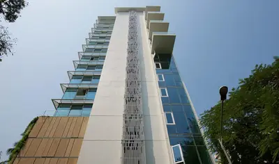 4 BHK Oberoi Priviera, Santacruz West — for Sale — photo 3 thumbnail
