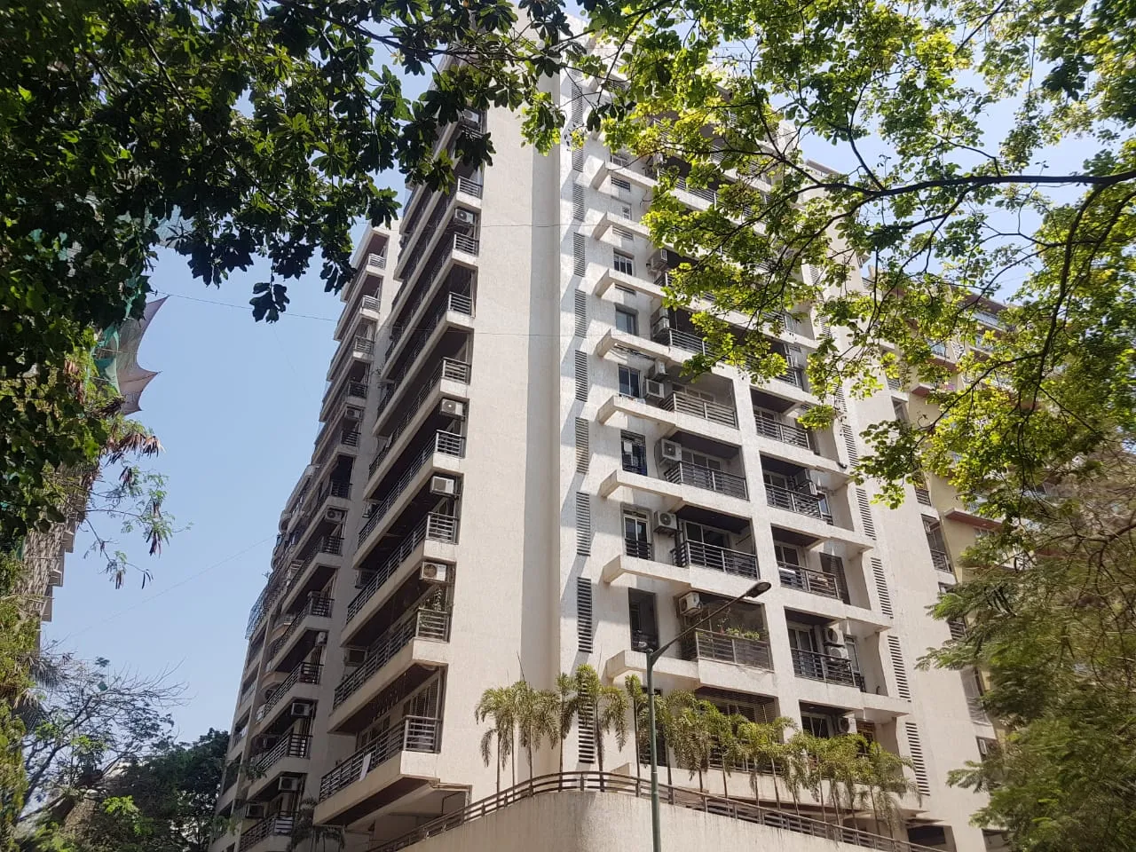 2½ BHK Flats on Rent in DLH Square, Juhu
