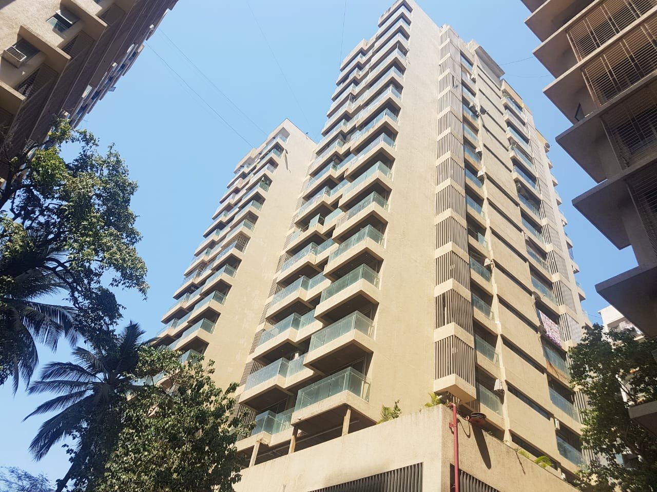 Building - Dlh Swanlake, Andheri West