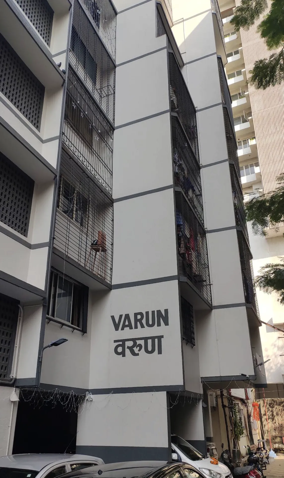 4.5 BHK Varun Apartment, Parel — for Sale — photo 1