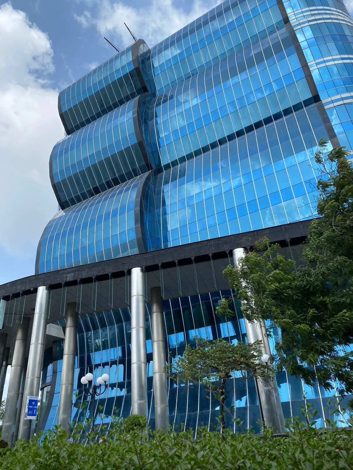 Office Flats on Rent in INS Tower, Bandra Kurla Complex