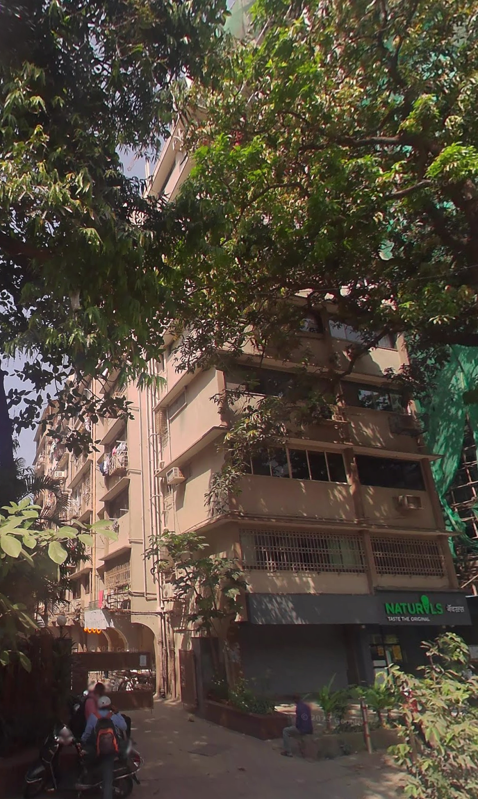 2 BHK Semi Furnished in Veena Happy Home , Nepeansea Road