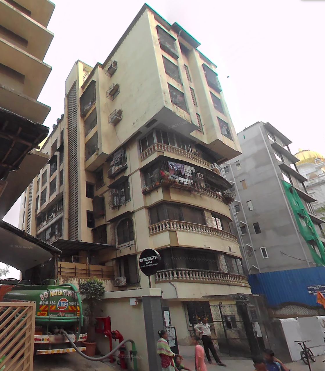 2 BHK Flats for Sale in Bhagwan Cooperative Soc, Khar West