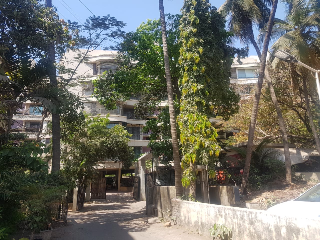 Gokul Blossom, Juhu