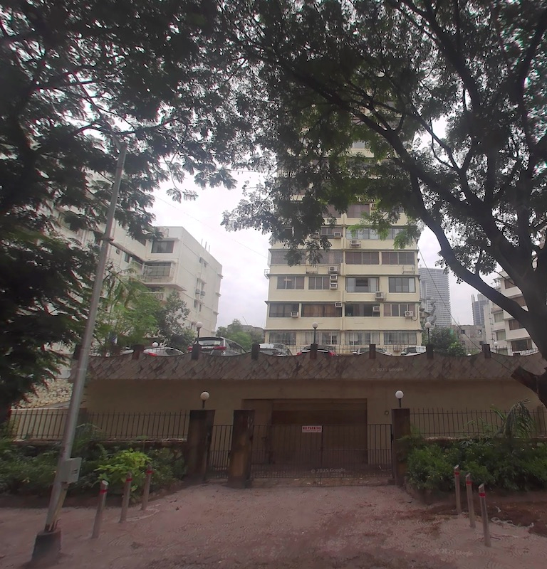 Penthouse Semi Furnished in Red Rose Apartments - Worli