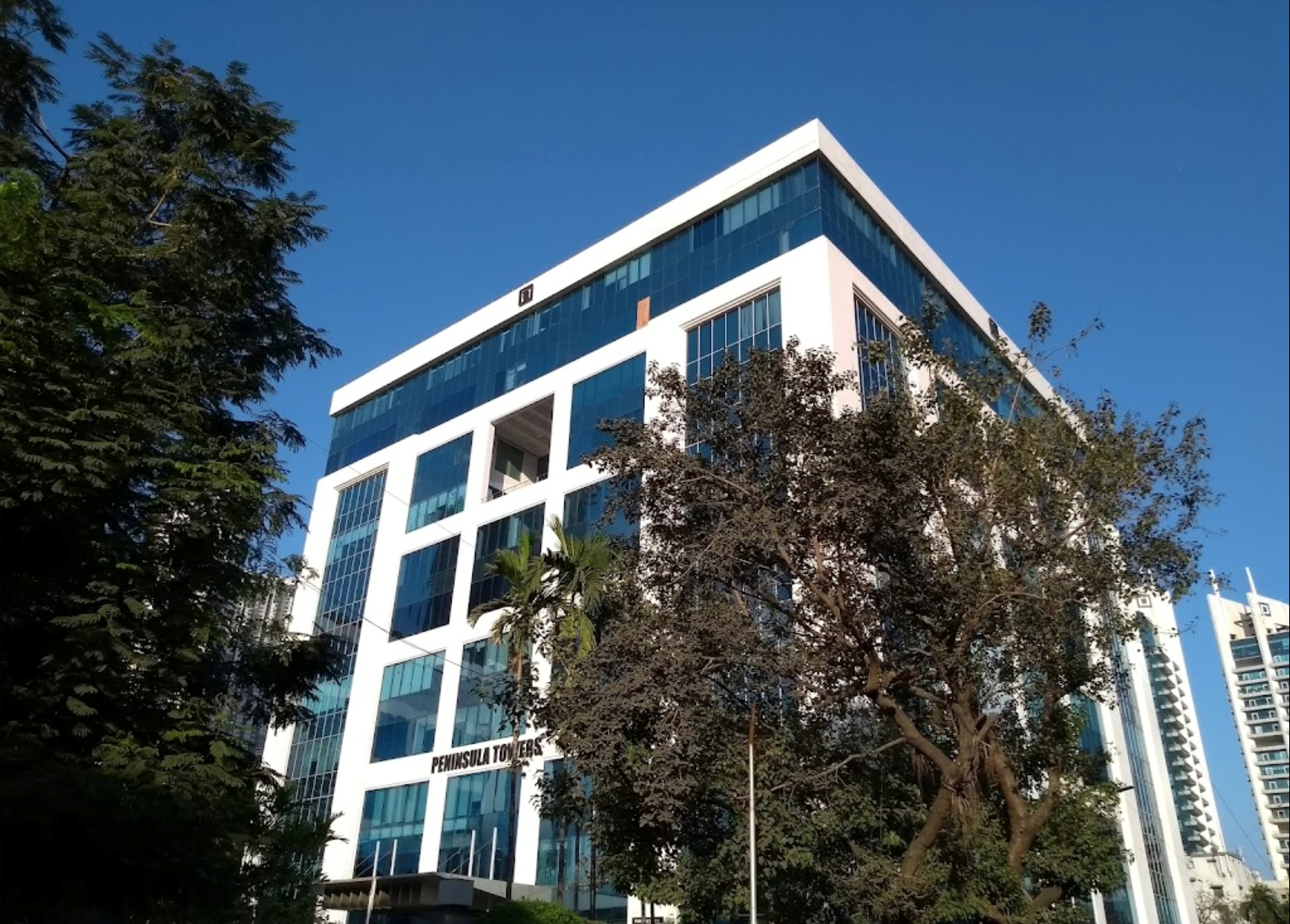 Semi Furnished in Peninsula Tower , Lower Parel