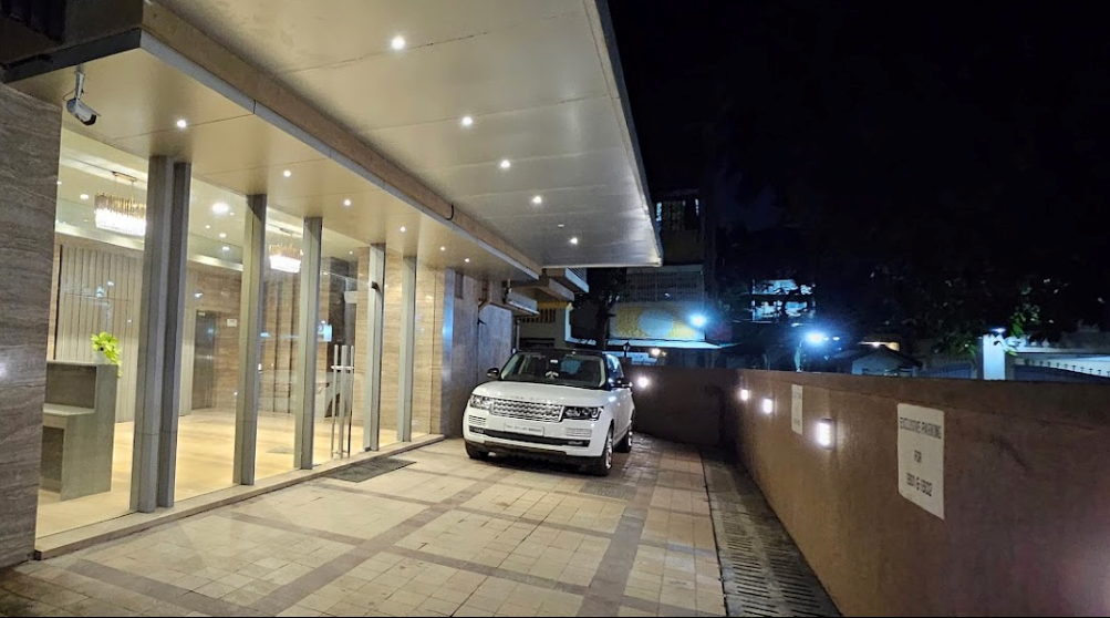 5 BHK Semi Furnished in Shreeji krupa , Juhu - Photo 3