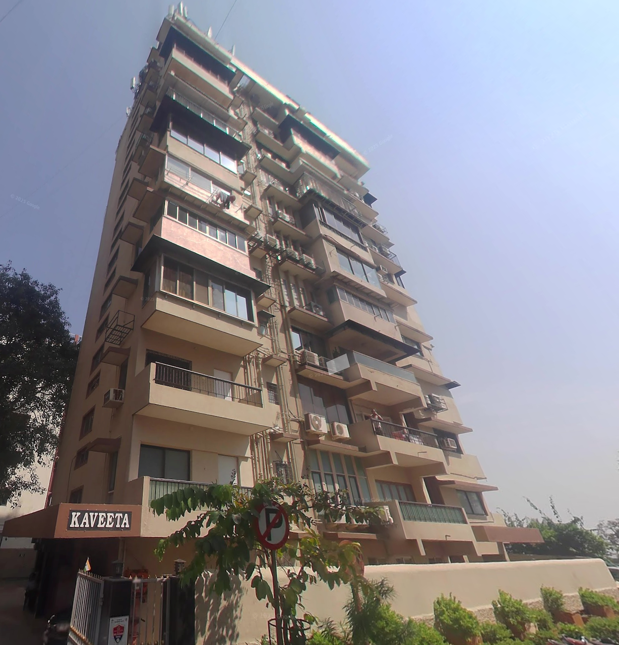 4 BHK Flats on Rent in Kaveeta Apartment - Colaba, Colaba