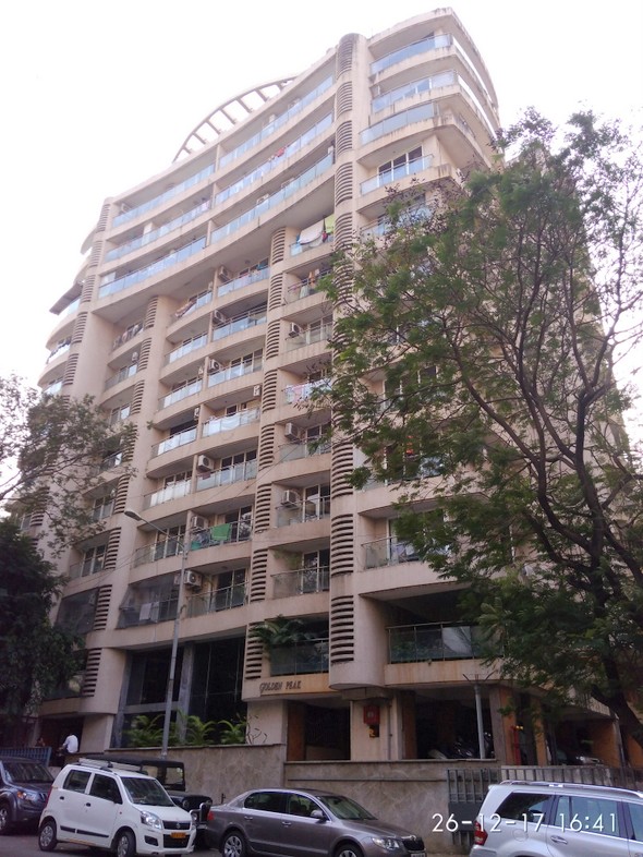Golden Peak, Khar West