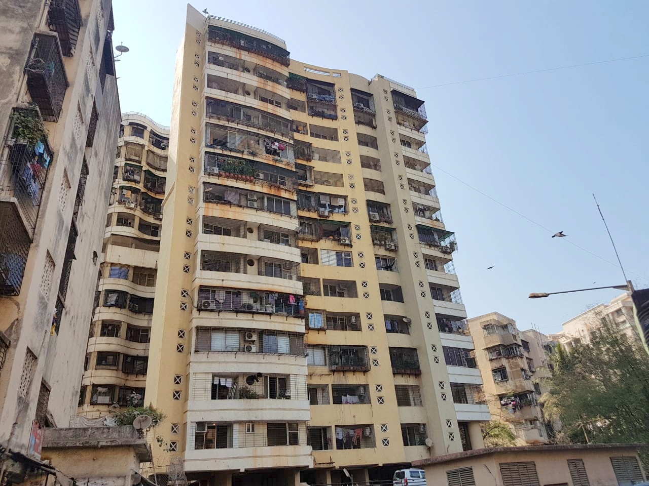 Green Towers, Andheri West